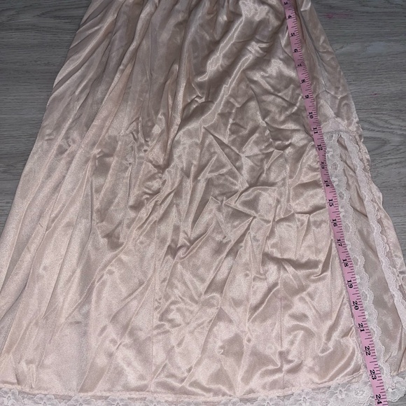 Vintage Nylon Peach Lace Slip Skirt with Slit Medium - Picture 4 of 9